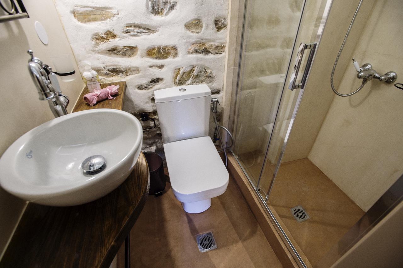 Thalia Traditional Guest House Promirion Luaran gambar